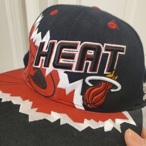 Adidas Miami Heat Fitted Cap size 7 5/8 Black red white 100% wool - Picture 8 of 8
